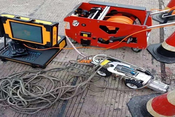 革吉CCTV管道检测机器人