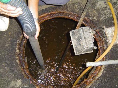 革吉隔油池清理