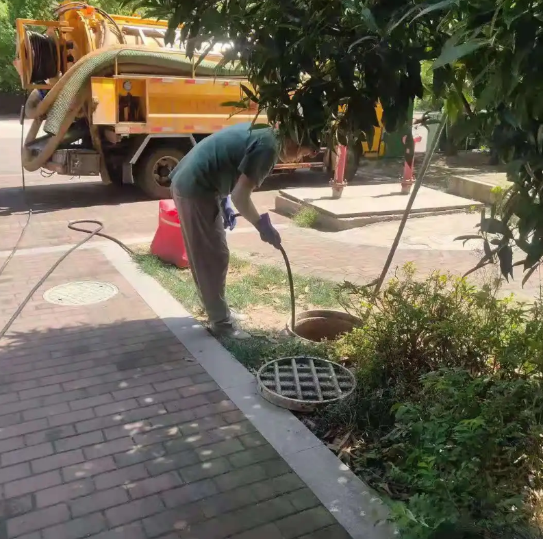 革吉市政排污管道清淤疏通——专业团队，让您全程省心！